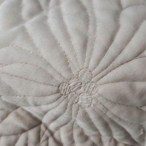 Tahari Home 52" Quilted Cream Tree Skirt with Metallic Gold Outlined Poinsettias - Picture 4 of 8